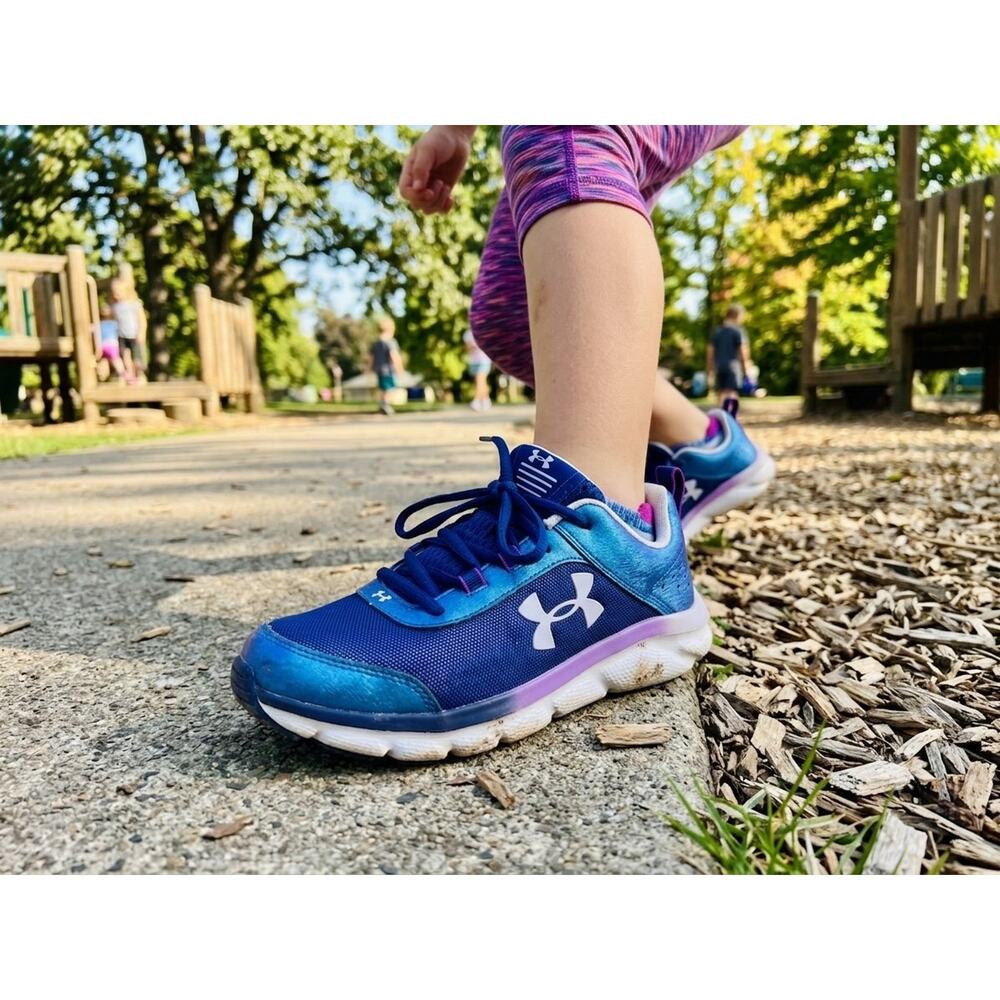 NWT❤️Under Armour Assert 8 Frosty Big kids sneaker shoes sz5Y